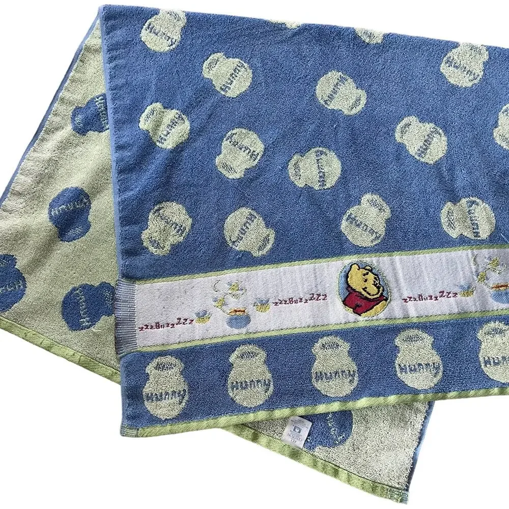 Disney Winnie the Pooh Hunny Pot Buzz Buzz Towel
